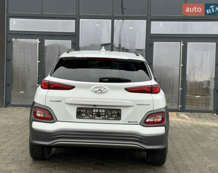 Белый Хендай Kona, объемом двигателя 0 л и пробегом 179 тыс. км за 16350 $, фото 13 на Automoto.ua