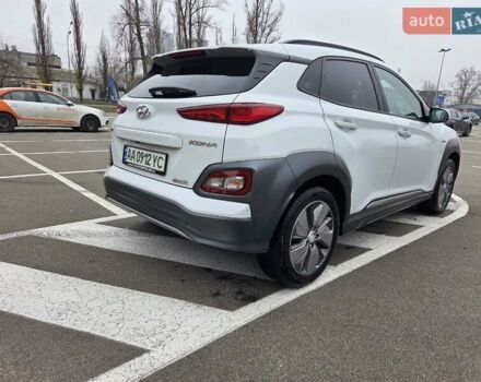 Белый Хендай Kona, объемом двигателя 0 л и пробегом 38 тыс. км за 15000 $, фото 6 на Automoto.ua