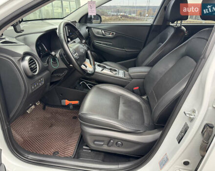 Белый Хендай Kona, объемом двигателя 0 л и пробегом 179 тыс. км за 16350 $, фото 34 на Automoto.ua