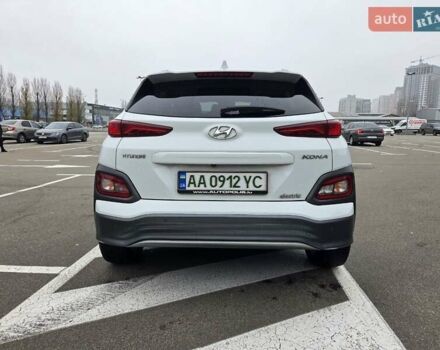 Белый Хендай Kona, объемом двигателя 0 л и пробегом 38 тыс. км за 15000 $, фото 5 на Automoto.ua