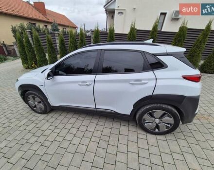 Белый Хендай Kona, объемом двигателя 0 л и пробегом 179 тыс. км за 17000 $, фото 10 на Automoto.ua