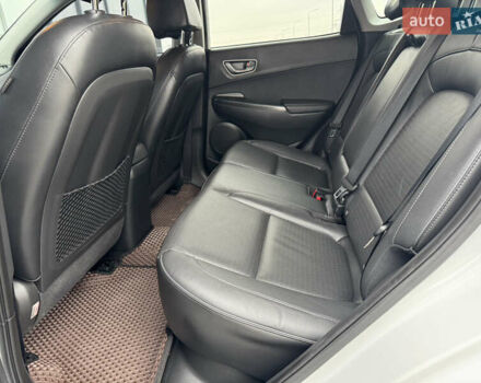 Белый Хендай Kona, объемом двигателя 0 л и пробегом 179 тыс. км за 16350 $, фото 42 на Automoto.ua