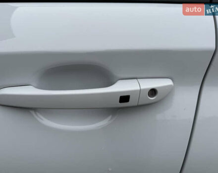 Белый Хендай Kona, объемом двигателя 0 л и пробегом 179 тыс. км за 16350 $, фото 27 на Automoto.ua