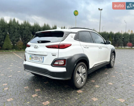 Белый Хендай Kona, объемом двигателя 0 л и пробегом 126 тыс. км за 16999 $, фото 4 на Automoto.ua