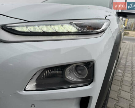 Белый Хендай Kona, объемом двигателя 0 л и пробегом 179 тыс. км за 16350 $, фото 21 на Automoto.ua