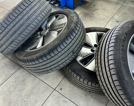 Хендай Kona 2018 в Хмельницком на Automoto.ua Белый Хендай Kona, объемом двигателя 0 л и пробегом 94 тыс. км за 14800 $, фото 15 на Automoto.ua