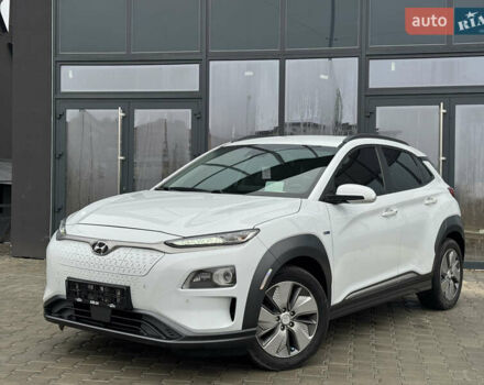Белый Хендай Kona, объемом двигателя 0 л и пробегом 179 тыс. км за 16350 $, фото 2 на Automoto.ua