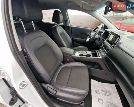 Белый Хендай Kona, объемом двигателя 0 л и пробегом 15 тыс. км за 15300 $, фото 46 на Automoto.ua