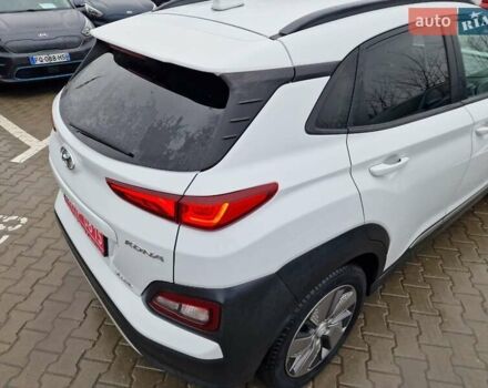 Белый Хендай Kona, объемом двигателя 0 л и пробегом 15 тыс. км за 15300 $, фото 12 на Automoto.ua