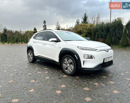 Белый Хендай Kona, объемом двигателя 0 л и пробегом 126 тыс. км за 16999 $, фото 2 на Automoto.ua