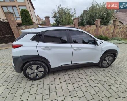 Белый Хендай Kona, объемом двигателя 0 л и пробегом 179 тыс. км за 17000 $, фото 6 на Automoto.ua