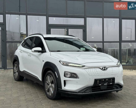 Белый Хендай Kona, объемом двигателя 0 л и пробегом 179 тыс. км за 16350 $, фото 8 на Automoto.ua