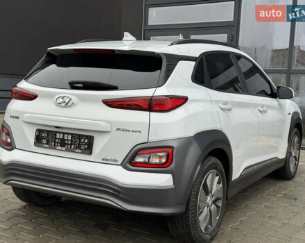 Белый Хендай Kona, объемом двигателя 0 л и пробегом 179 тыс. км за 16350 $, фото 16 на Automoto.ua