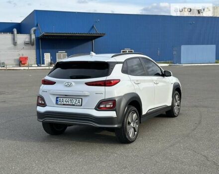 Білий Хендай Kona, об'ємом двигуна 0 л та пробігом 70 тис. км за 22500 $, фото 13 на Automoto.ua