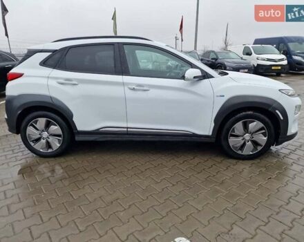 Белый Хендай Kona, объемом двигателя 0 л и пробегом 15 тыс. км за 15300 $, фото 9 на Automoto.ua