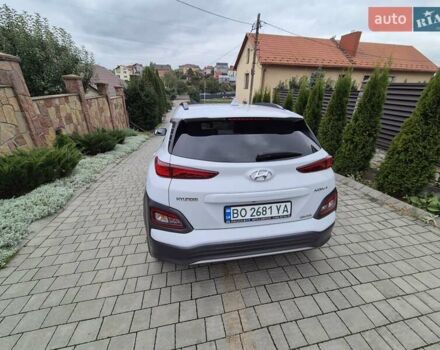 Белый Хендай Kona, объемом двигателя 0 л и пробегом 179 тыс. км за 17000 $, фото 8 на Automoto.ua