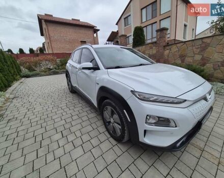 Белый Хендай Kona, объемом двигателя 0 л и пробегом 179 тыс. км за 17000 $, фото 1 на Automoto.ua