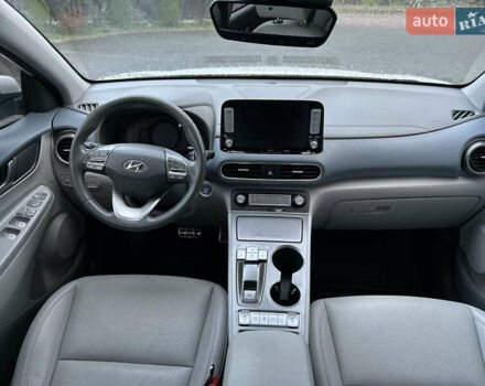 Белый Хендай Kona, объемом двигателя 0 л и пробегом 126 тыс. км за 16999 $, фото 16 на Automoto.ua