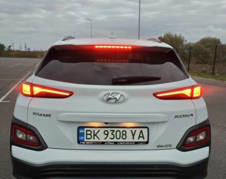 Білий Хендай Kona, об'ємом двигуна 0 л та пробігом 113 тис. км за 15900 $, фото 5 на Automoto.ua