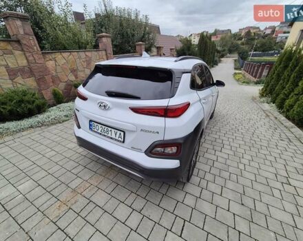 Белый Хендай Kona, объемом двигателя 0 л и пробегом 179 тыс. км за 17000 $, фото 7 на Automoto.ua