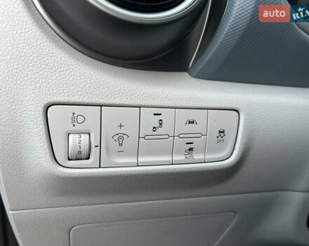 Белый Хендай Kona, объемом двигателя 0 л и пробегом 126 тыс. км за 16999 $, фото 24 на Automoto.ua