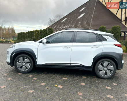 Белый Хендай Kona, объемом двигателя 0 л и пробегом 126 тыс. км за 16999 $, фото 7 на Automoto.ua