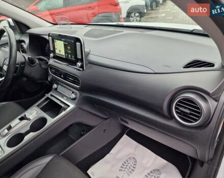 Белый Хендай Kona, объемом двигателя 0 л и пробегом 15 тыс. км за 15300 $, фото 47 на Automoto.ua