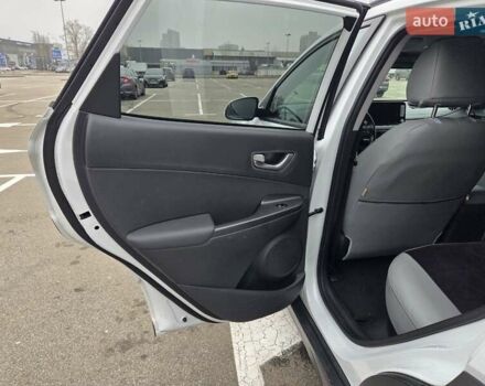 Белый Хендай Kona, объемом двигателя 0 л и пробегом 38 тыс. км за 15000 $, фото 15 на Automoto.ua