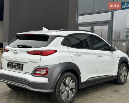 Белый Хендай Kona, объемом двигателя 0 л и пробегом 179 тыс. км за 16350 $, фото 17 на Automoto.ua