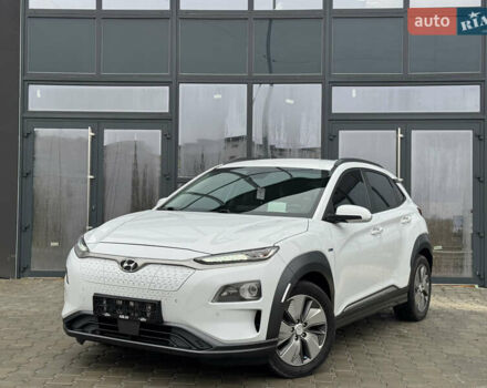 Белый Хендай Kona, объемом двигателя 0 л и пробегом 179 тыс. км за 16350 $, фото 1 на Automoto.ua