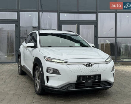 Белый Хендай Kona, объемом двигателя 0 л и пробегом 179 тыс. км за 16350 $, фото 7 на Automoto.ua