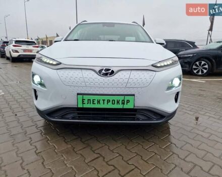 Белый Хендай Kona, объемом двигателя 0 л и пробегом 15 тыс. км за 15300 $, фото 3 на Automoto.ua
