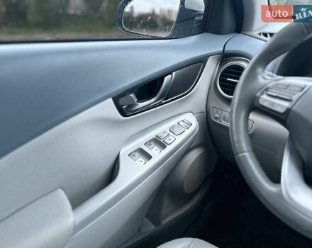 Белый Хендай Kona, объемом двигателя 0 л и пробегом 126 тыс. км за 16999 $, фото 21 на Automoto.ua