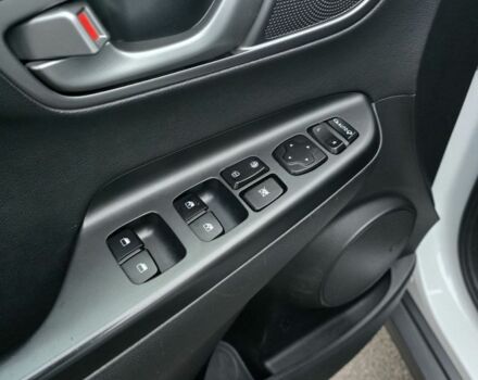 Білий Хендай Kona, об'ємом двигуна 0 л та пробігом 113 тис. км за 15900 $, фото 7 на Automoto.ua