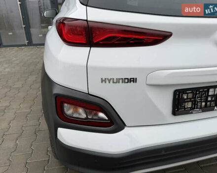 Белый Хендай Kona, объемом двигателя 0 л и пробегом 179 тыс. км за 16350 $, фото 29 на Automoto.ua