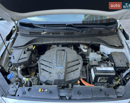 Белый Хендай Kona, объемом двигателя 0 л и пробегом 97 тыс. км за 16800 $, фото 21 на Automoto.ua