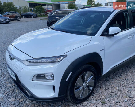 Белый Хендай Kona, объемом двигателя 0 л и пробегом 112 тыс. км за 17900 $, фото 4 на Automoto.ua