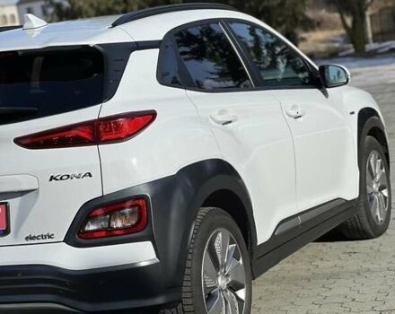 Белый Хендай Kona, объемом двигателя 0 л и пробегом 112 тыс. км за 16200 $, фото 14 на Automoto.ua