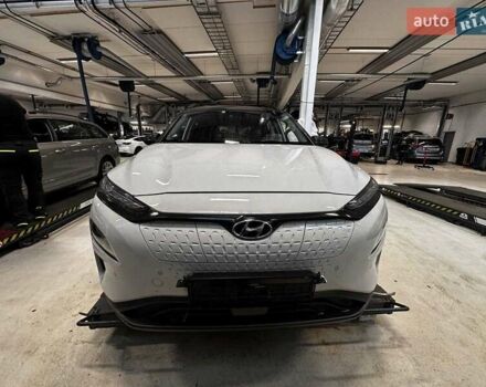 Білий Хендай Kona, об'ємом двигуна 0 л та пробігом 92 тис. км за 16900 $, фото 7 на Automoto.ua