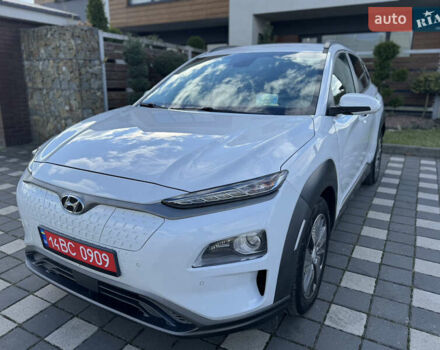 Белый Хендай Kona, объемом двигателя 0 л и пробегом 108 тыс. км за 16700 $, фото 5 на Automoto.ua