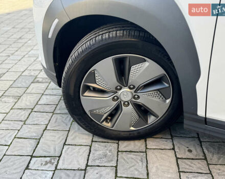 Білий Хендай Kona, об'ємом двигуна 0 л та пробігом 112 тис. км за 16499 $, фото 51 на Automoto.ua