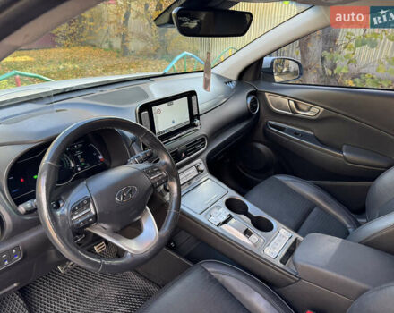 Белый Хендай Kona, объемом двигателя 0 л и пробегом 67 тыс. км за 16350 $, фото 50 на Automoto.ua