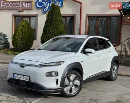 Белый Хендай Kona, объемом двигателя 0 л и пробегом 67 тыс. км за 16350 $, фото 5 на Automoto.ua