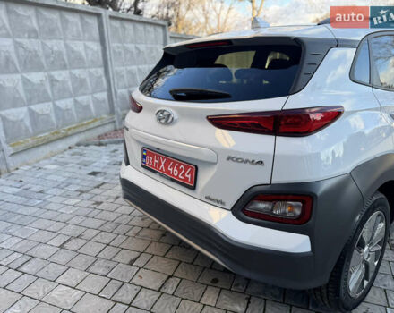 Білий Хендай Kona, об'ємом двигуна 0 л та пробігом 112 тис. км за 16499 $, фото 60 на Automoto.ua