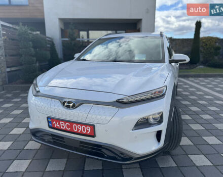 Белый Хендай Kona, объемом двигателя 0 л и пробегом 108 тыс. км за 16700 $, фото 3 на Automoto.ua