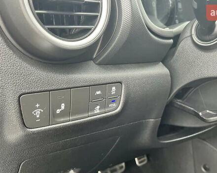 Белый Хендай Kona, объемом двигателя 0 л и пробегом 150 тыс. км за 16500 $, фото 8 на Automoto.ua