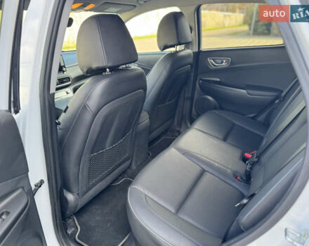 Белый Хендай Kona, объемом двигателя 0 л и пробегом 108 тыс. км за 16700 $, фото 16 на Automoto.ua