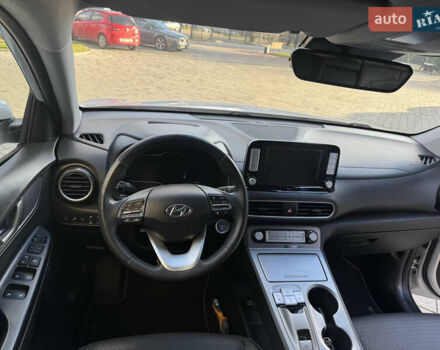 Білий Хендай Kona, об'ємом двигуна 0 л та пробігом 112 тис. км за 16499 $, фото 27 на Automoto.ua