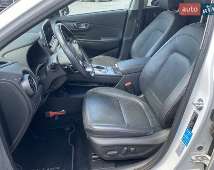 Белый Хендай Kona, объемом двигателя 0 л и пробегом 112 тыс. км за 17900 $, фото 17 на Automoto.ua