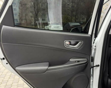 Білий Хендай Kona, об'ємом двигуна 0 л та пробігом 38 тис. км за 18200 $, фото 25 на Automoto.ua